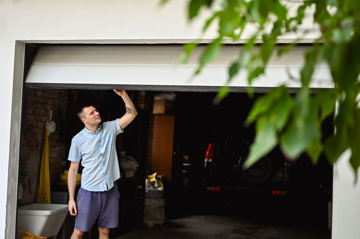 Why Garage Door Opener Repair Should Be Done by Experienced Technicians