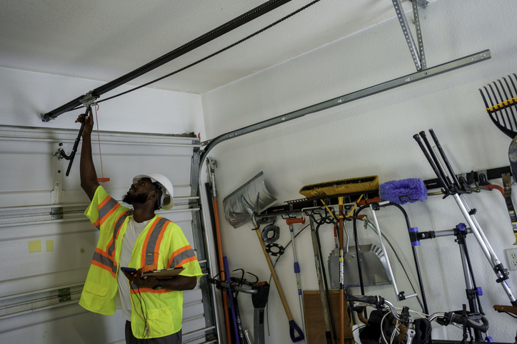 Emergency Garage Door Repair: What to Do When It Won’t Close