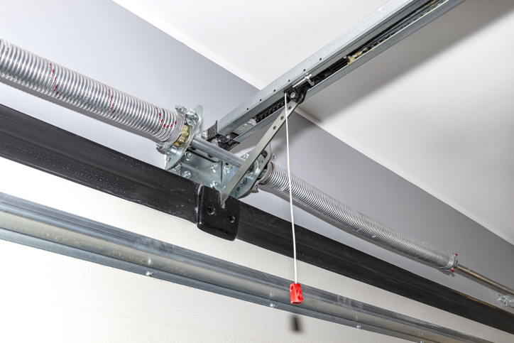 How to Choose the Right Technician for Garage Door Spring Repair